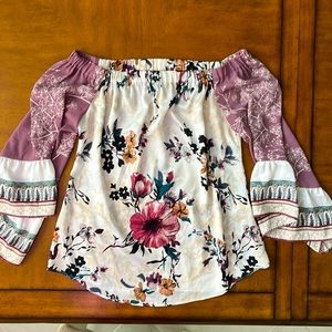 White House Black Market floral flounce sleeve blouse